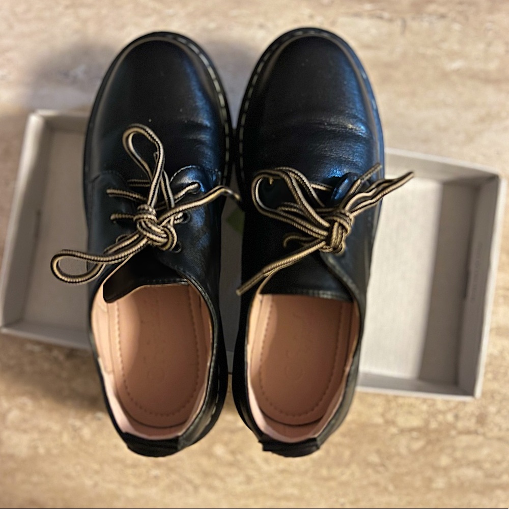 Round toe embroidered heart chunky oxford creepers